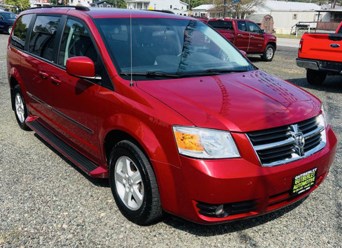 Used 2009 Dodge Grand Caravan SXT image 2