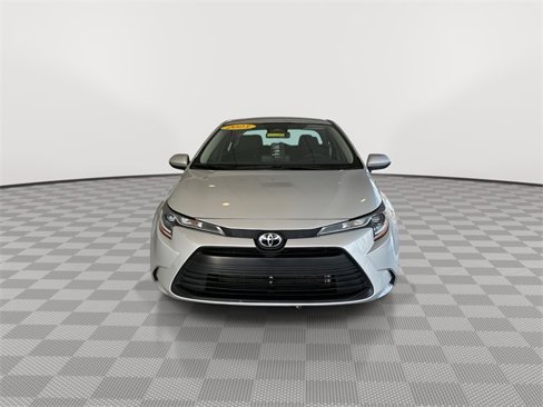 Used 2023 Toyota Corolla LE image 4