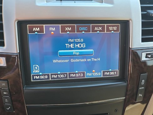 Used 2012 Cadillac Escalade ESV Luxury image 23