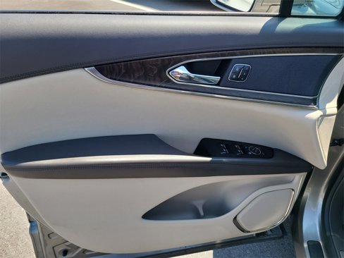Used 2016 Lincoln MKX Reserve w/ Cargo Utility Package image 13