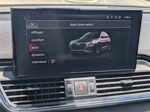 Used 2022 Audi Q5 2.0T Premium w/ Convenience Package image 24