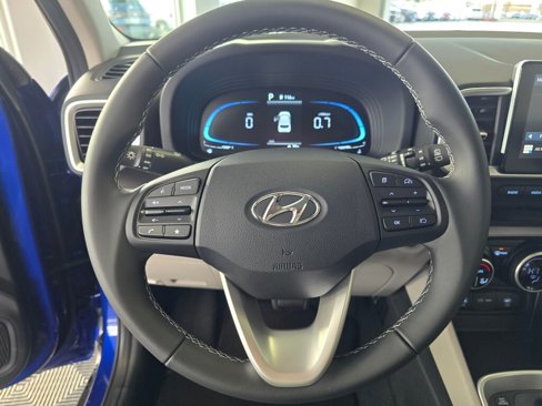 New 2025 Hyundai Venue SEL image 17