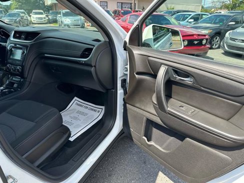 Used 2016 Chevrolet Traverse LT image 19