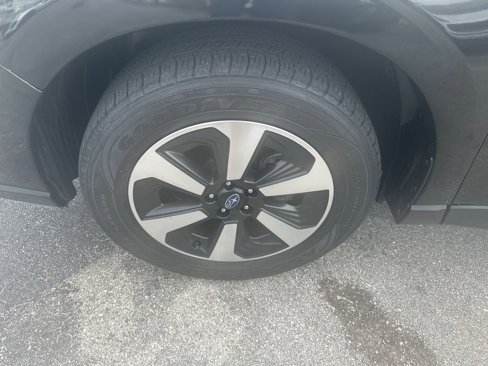 Used 2017 Subaru Forester 2.5i Limited image 2