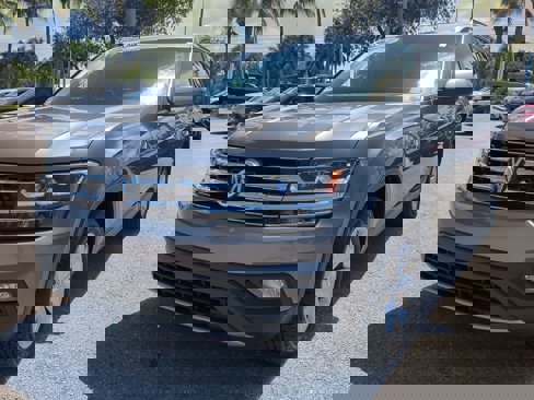 Used 2019 Volkswagen Atlas SE w/ Towing Package image 9