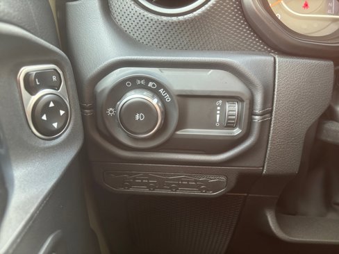 New 2025 Jeep Wrangler Unlimited Rubicon image 21