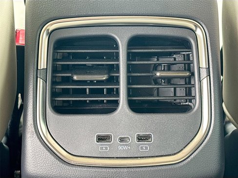 New 2025 VinFast VF 8 Plus image 23