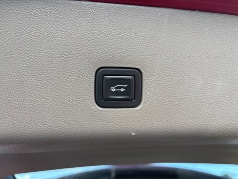 Used 2020 Chevrolet Traverse LT w/ Driver Confidence II Package image 30
