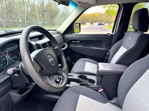 Used 2009 Jeep Liberty Sport w/ Popular Equipment Group image 27