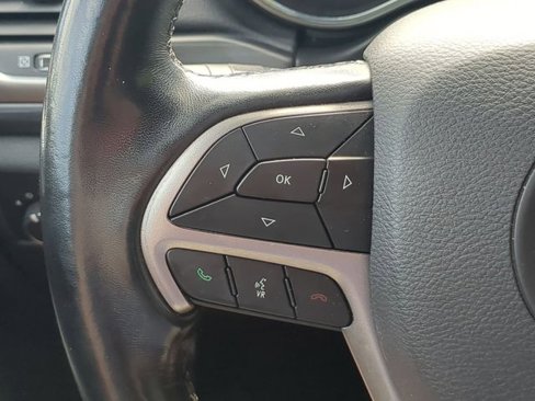 Used 2020 Jeep Grand Cherokee Laredo image 21