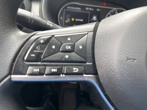 Used 2020 Nissan Kicks SV image 16