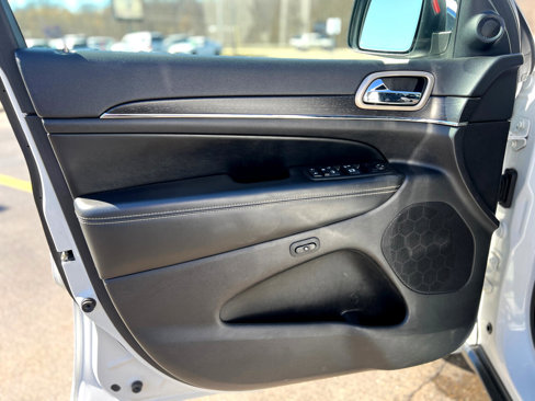 Used 2016 Jeep Grand Cherokee Limited image 13