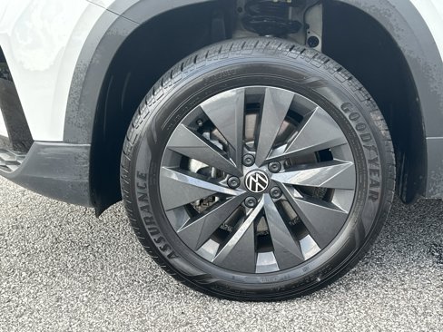 Used 2024 Volkswagen Taos S image 11