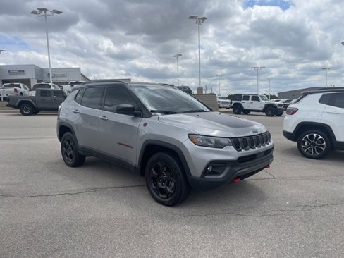 Used 2023 Jeep Compass Trailhawk image 3