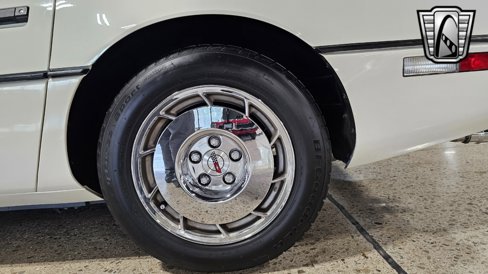 Used 1986 Chevrolet Corvette Convertible image 7