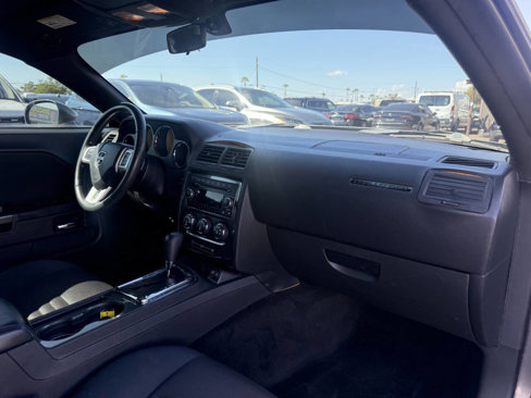 Used 2012 Dodge Challenger SXT image 22