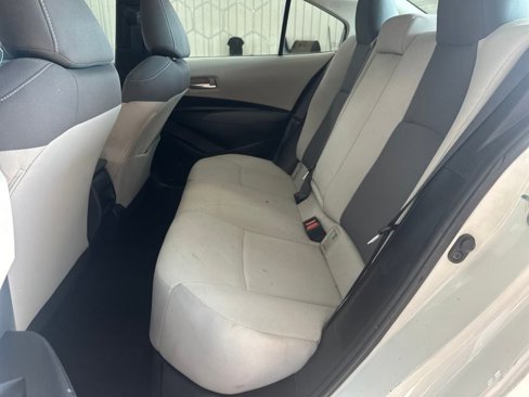 Used 2021 Toyota Corolla LE image 19