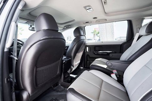 Used 2016 Kia Sedona SX Limited image 18