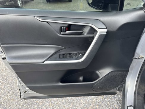Used 2023 Toyota RAV4 LE image 17