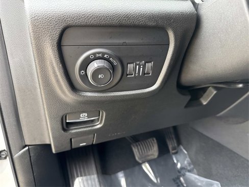 Used 2022 Jeep Grand Cherokee L Limited image 25