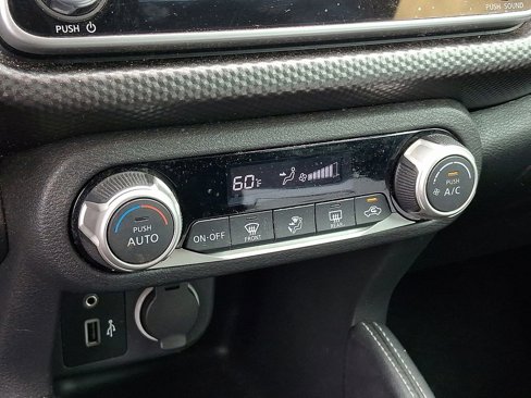Used 2020 Nissan Kicks SV image 11