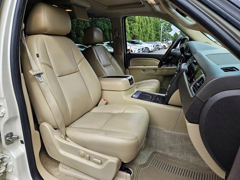Used 2014 GMC Yukon XL Denali image 17