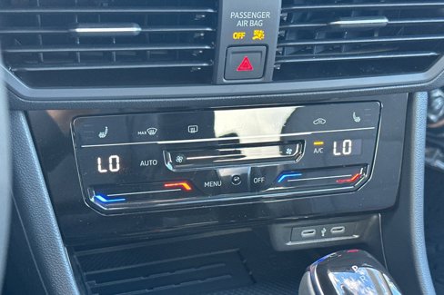New 2025 Volkswagen Jetta SE image 18