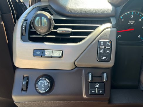 Used 2017 GMC Yukon Denali w/ Open Road Package image 24