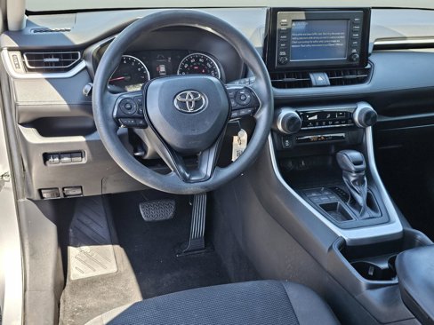 Used 2019 Toyota RAV4 LE image 32
