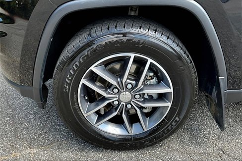 Used 2018 Jeep Grand Cherokee Limited image 30