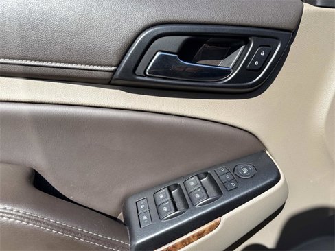 Used 2017 Chevrolet Suburban Premier image 24