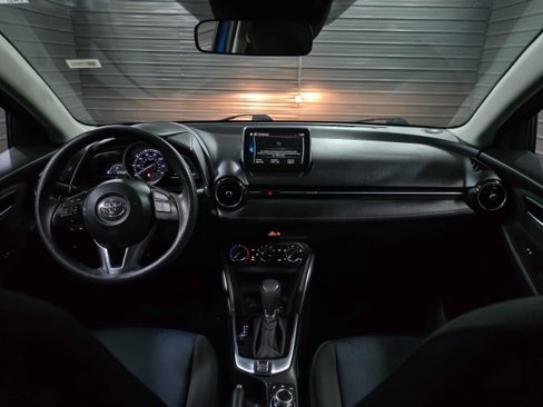 Used 2018 Toyota Yaris iA image 11