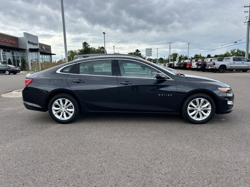 Used 2023 Chevrolet Malibu LT image 2