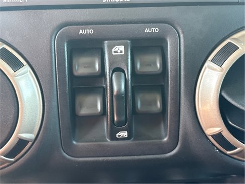Used 2016 Jeep Wrangler Unlimited Sahara image 25