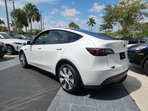 Used 2023 Tesla Model Y Long Range image 12