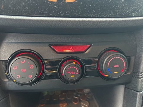 Used 2019 Subaru Crosstrek 2.0i image 17