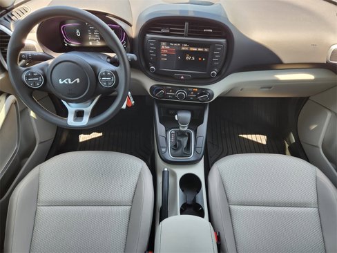 Certified 2025 Kia Soul LX w/ LX Technology Package image 24
