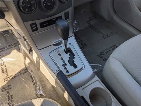 Used 2013 Toyota Corolla LE image 12
