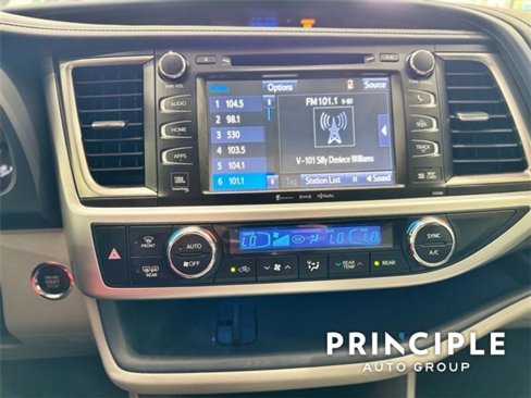 Used 2018 Toyota Highlander Limited image 28