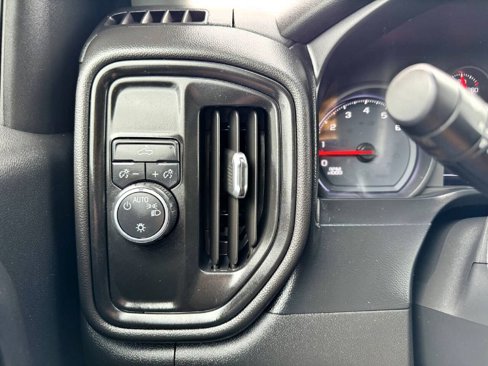 Used 2019 Chevrolet Silverado 1500 Custom w/ Trailering Package image 18