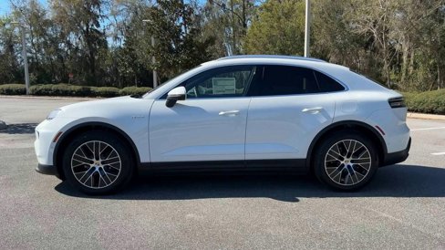 New 2025 Porsche Macan Electric image 5