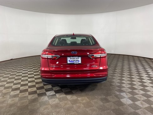 Used 2019 Ford Fusion SEL image 2