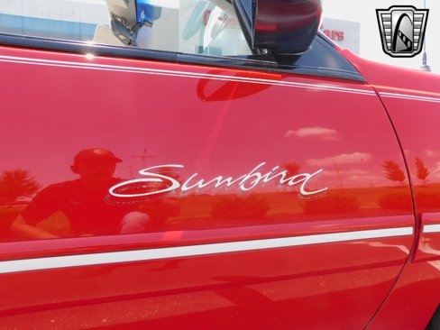 Used 1992 Pontiac Sunbird SE image 11