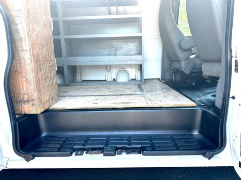 Used 2014 Chevrolet Express 2500 image 17