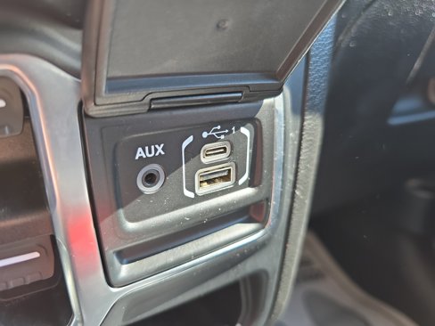 Used 2019 Jeep Wrangler Unlimited Sport S image 31