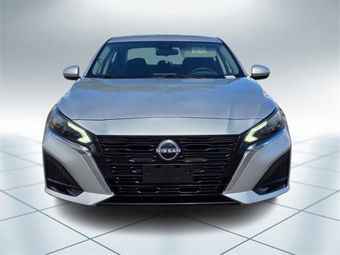 Used 2023 Nissan Altima 2.5 SV image 8