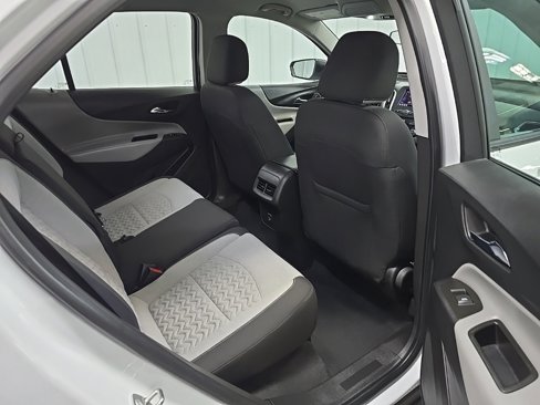 Used 2022 Chevrolet Equinox LS image 17