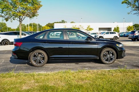Certified 2023 Volkswagen Jetta SE image 34