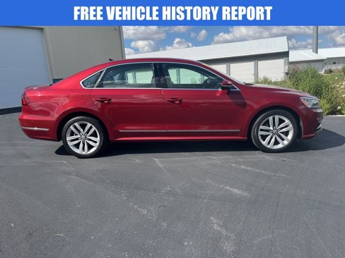 Used 2017 Volkswagen Passat 1.8T SEL Premium image 3