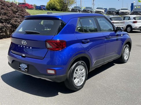New 2025 Hyundai Venue SE image 7